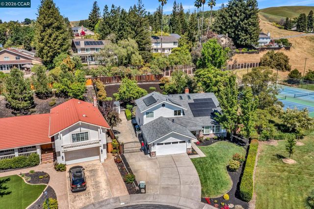 880 El Capitan Dr, Danville, CA 94526