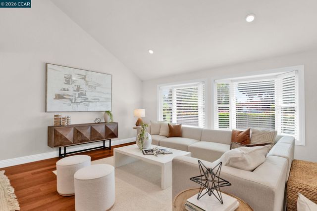 880 El Capitan Dr, Danville, CA 94526