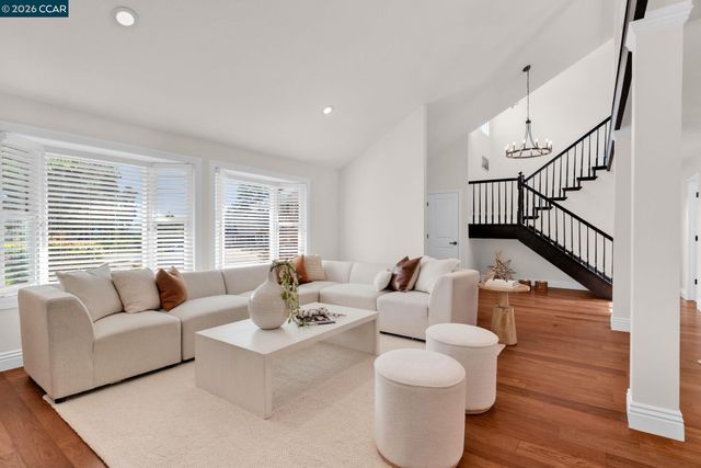 880 El Capitan Dr, Danville, CA 94526