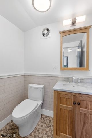 15 Main St, Clinton Twp., NJ 08801