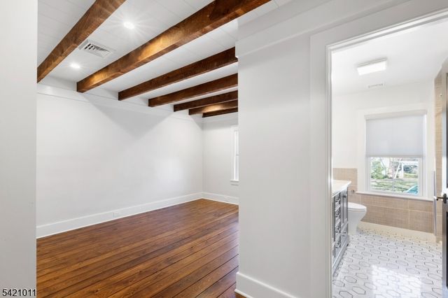 15 Main St, Clinton Twp., NJ 08801