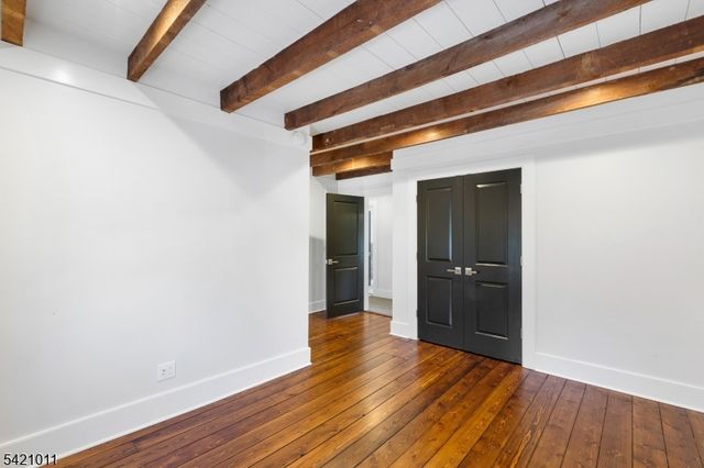 15 Main St, Clinton Twp., NJ 08801