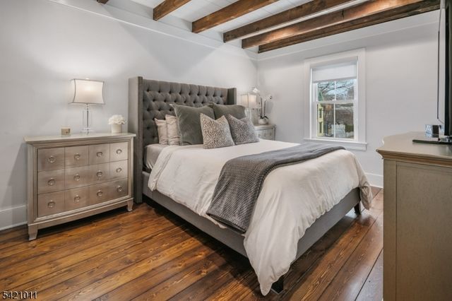 15 Main St, Clinton Twp., NJ 08801