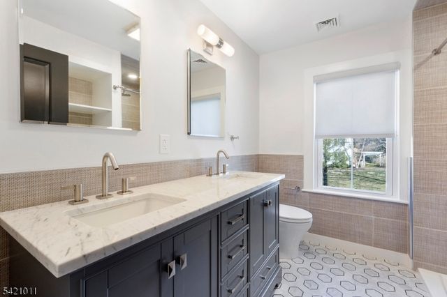 15 Main St, Clinton Twp., NJ 08801