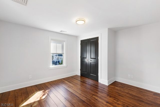 15 Main St, Clinton Twp., NJ 08801