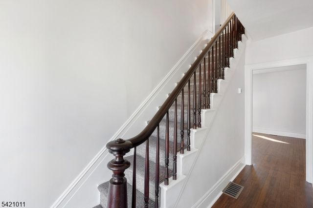 15 Main St, Clinton Twp., NJ 08801