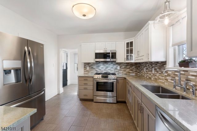 15 Main St, Clinton Twp., NJ 08801