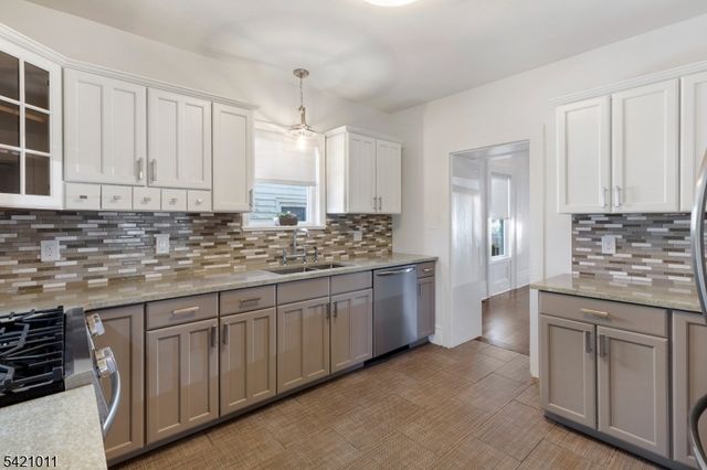 15 Main St, Clinton Twp., NJ 08801