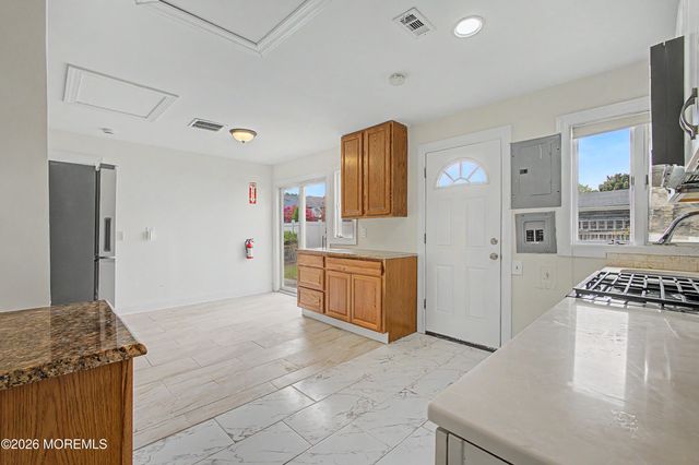 102 Cedar Grove Road, Toms River, NJ 08753