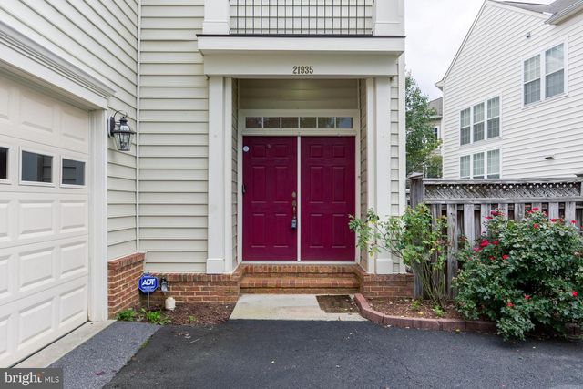 21935 WINDOVER DR, Broadlands, VA 20148