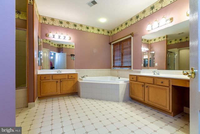 21935 WINDOVER DR, Broadlands, VA 20148