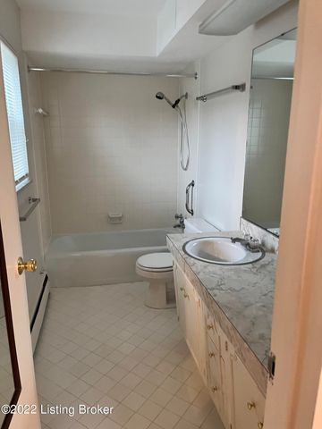 246 Chenoweth Ln, Louisville, KY 40207