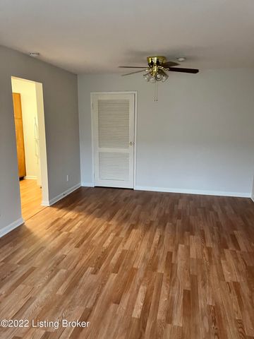 246 Chenoweth Ln, Louisville, KY 40207