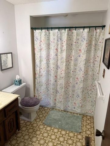 811 Barron Road, Raymore, MO 64083