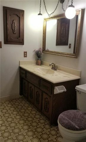 811 Barron Road, Raymore, MO 64083