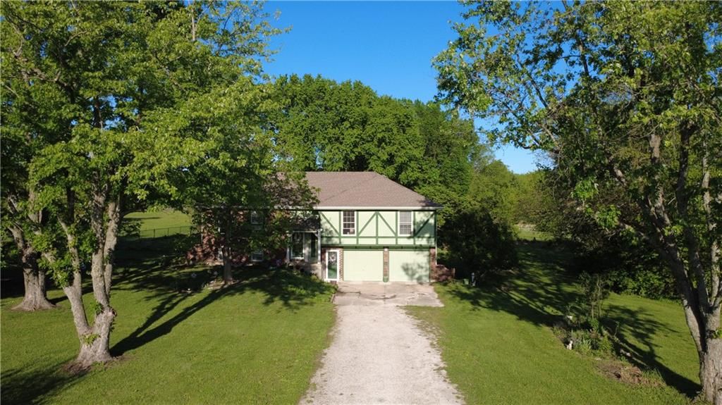 811 Barron Road, Raymore, MO 64083