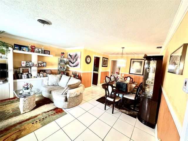 4290 NW 49th Ter, Lauderdale Lakes, FL 33319
