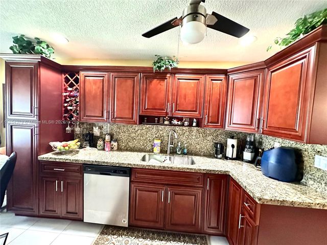 4290 NW 49th Ter, Lauderdale Lakes, FL 33319