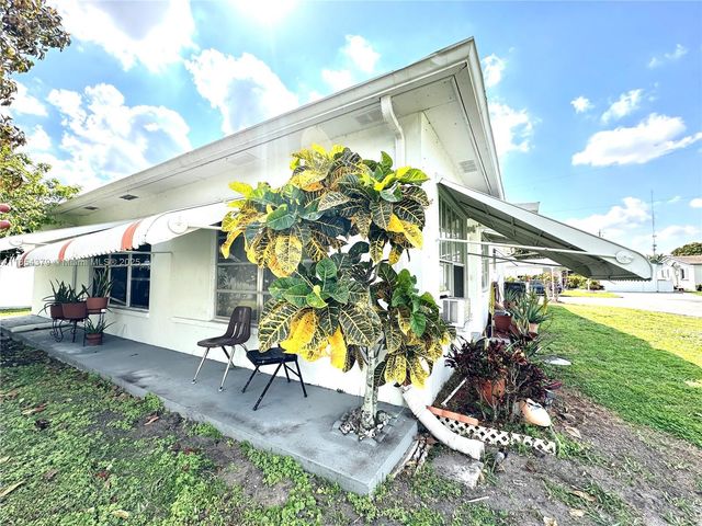 4290 NW 49th Ter, Lauderdale Lakes, FL 33319