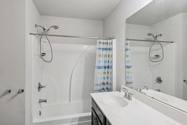 990 Parkside Wood Court, Lawrenceville, GA 30043