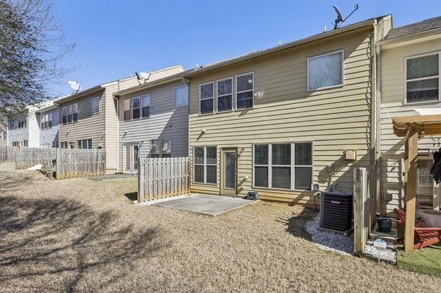 990 Parkside Wood Court, Lawrenceville, GA 30043