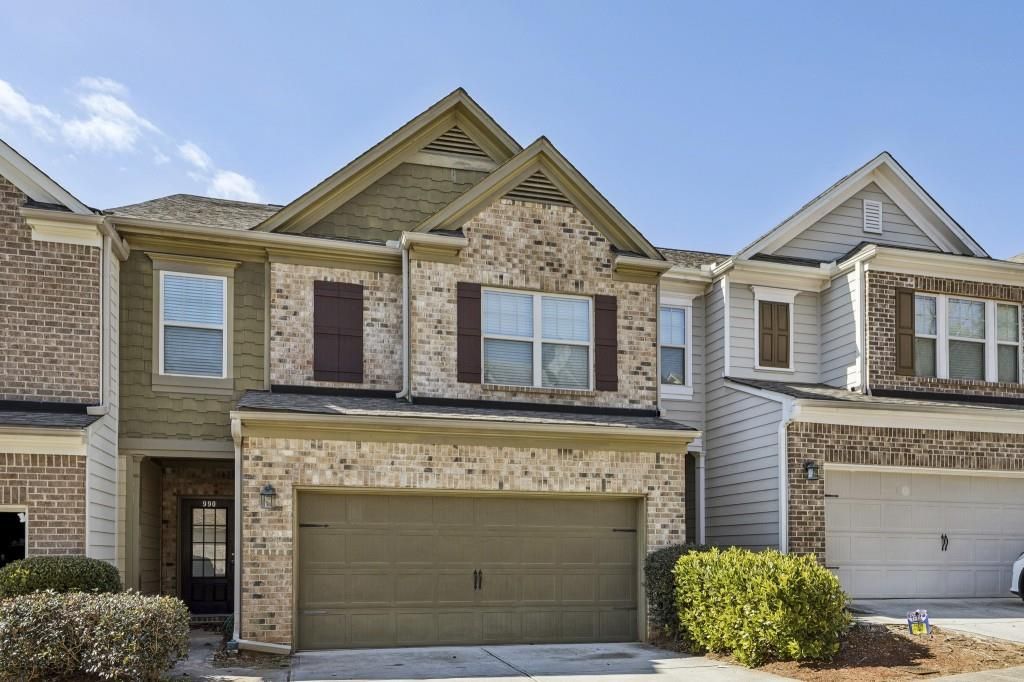 990 Parkside Wood Court, Lawrenceville, GA 30043