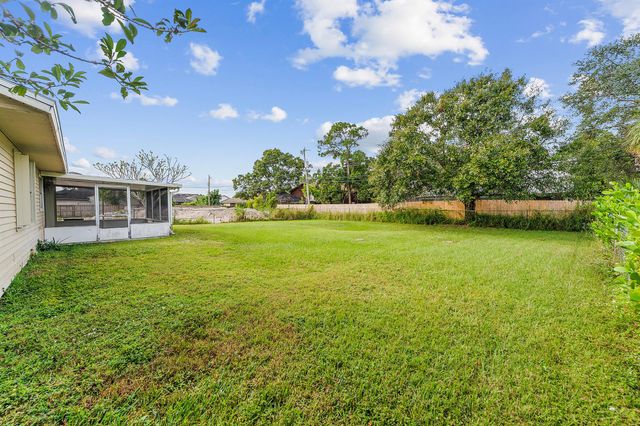 1642 SW Import Drive, Port St Lucie, FL 34953