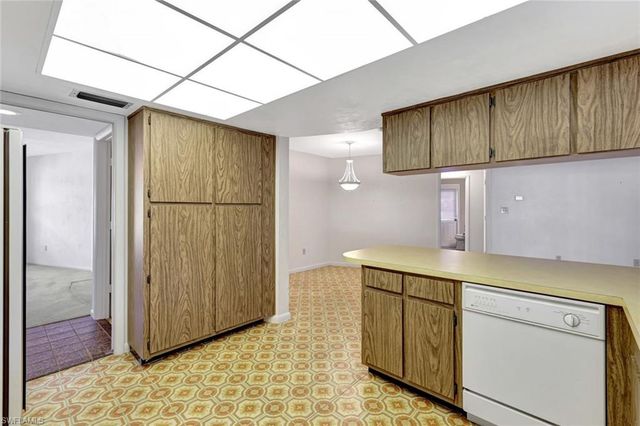 307 Country Club DR, Naples, FL 34110