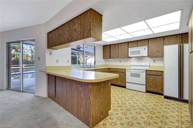 307 Country Club DR, Naples, FL 34110