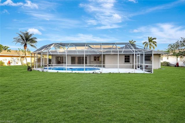 307 Country Club DR, Naples, FL 34110