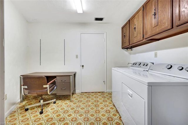 307 Country Club DR, Naples, FL 34110