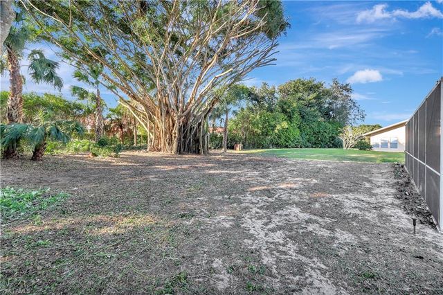 307 Country Club DR, Naples, FL 34110