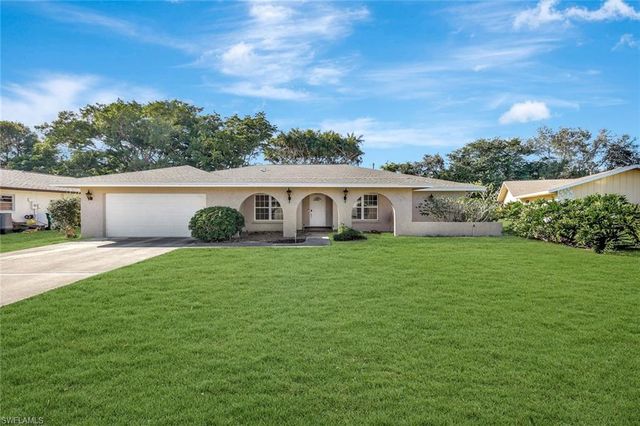 307 Country Club DR, Naples, FL 34110