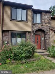 572 ATWOOD CT, Newtown, PA 18940