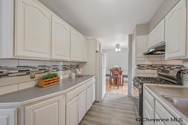 1025 MONROE AVE, Cheyenne, WY 82001