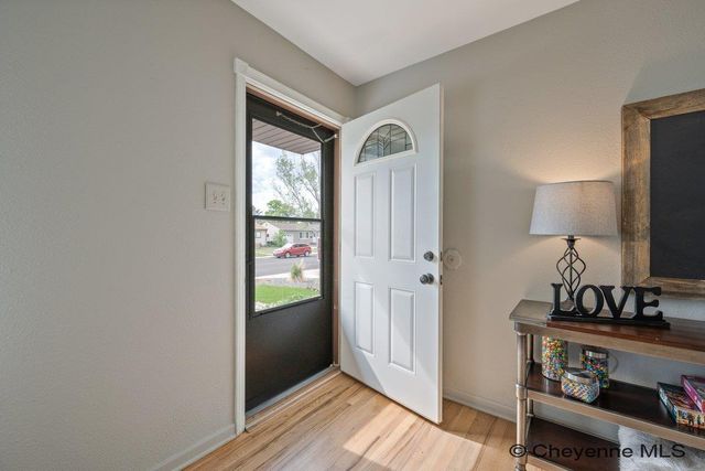 1025 MONROE AVE, Cheyenne, WY 82001