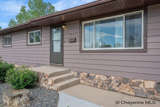1025 MONROE AVE, Cheyenne, WY 82001
