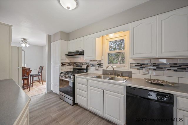 1025 MONROE AVE, Cheyenne, WY 82001