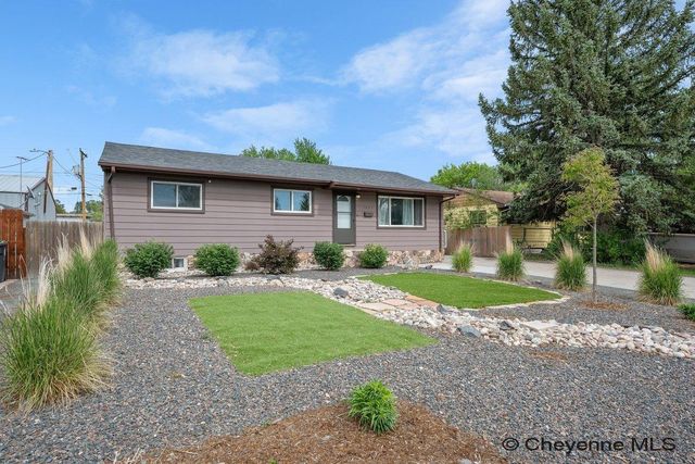 1025 MONROE AVE, Cheyenne, WY 82001