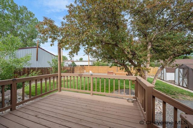 1025 MONROE AVE, Cheyenne, WY 82001