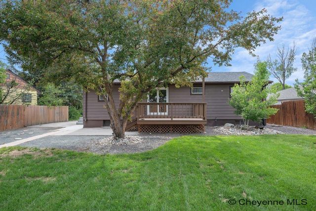 1025 MONROE AVE, Cheyenne, WY 82001
