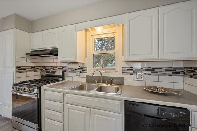 1025 MONROE AVE, Cheyenne, WY 82001