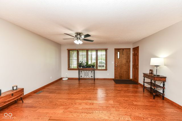 340 N Meridian Road, Greenfield, IN 46140