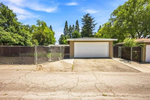 1317 5th, Upland, CA 91786