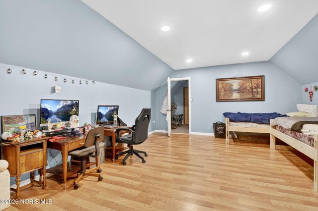 148 Curwood Road, Holland, OH 43528