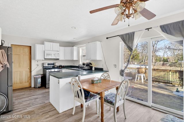 148 Curwood Road, Holland, OH 43528