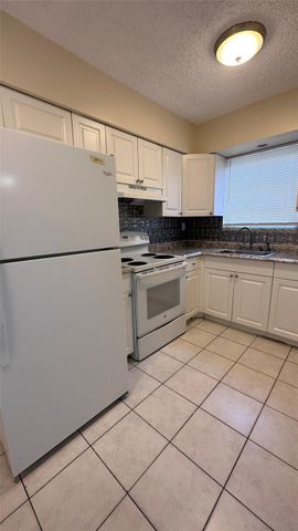 717 SE 16th Street 5, Fort Lauderdale, FL 33316