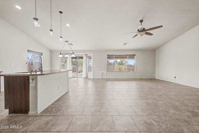 3473 N Excalibur Lane, Casa Grande, AZ 85122