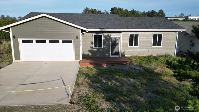 30410 H Street, Ocean Park, WA 98640