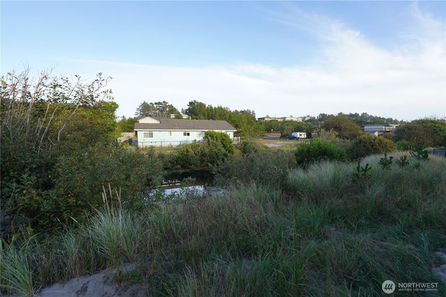 30410 H Street, Ocean Park, WA 98640